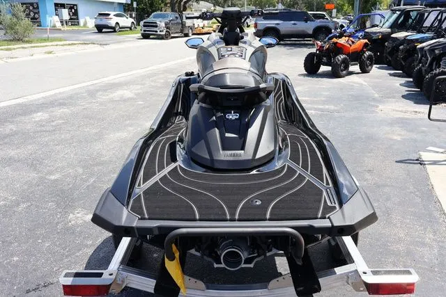 Slide: The Image of Yamaha GP SVHO-BLACK 2025 - 5