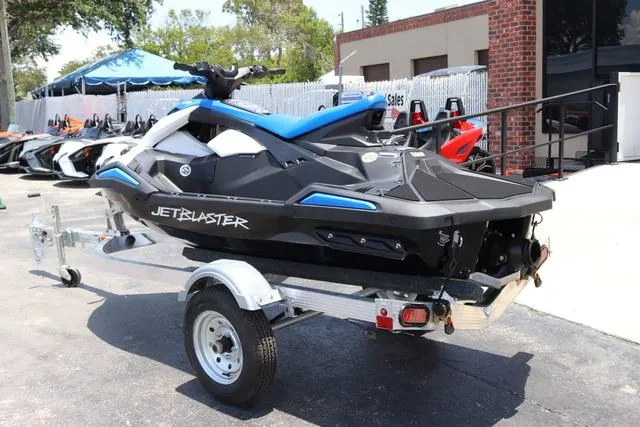 Slide: The Image of Yamaha JETBLASTER 2-BLACK/SPACE BLUE 2025 - 4