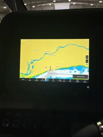 Slide: The Image of Cobalt R8 Surf 2024 - 22