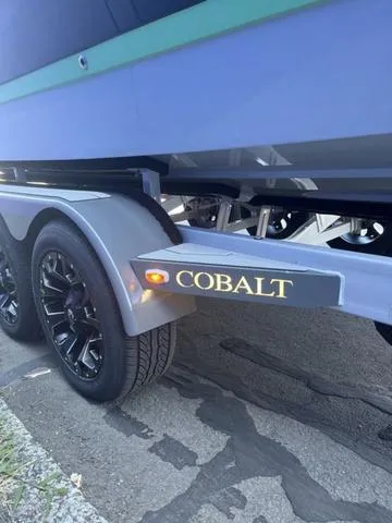 Slide: The Image of Cobalt R8 Surf 2024 - 23