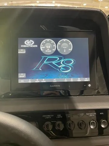 Slide: The Image of Cobalt R8 Surf 2024 - 30