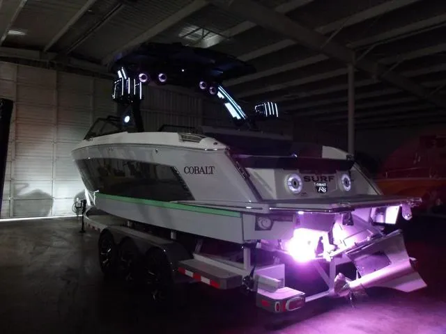 Slide: The Image of Cobalt R8 Surf 2024 - 34