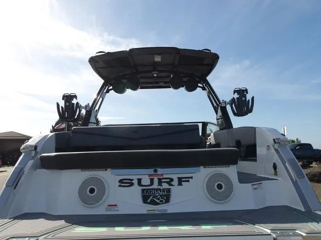 Slide: The Image of Cobalt R8 Surf 2024 - 7