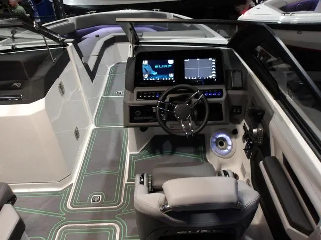 Slide: The Image of Cobalt R8 Surf 2024 - 72