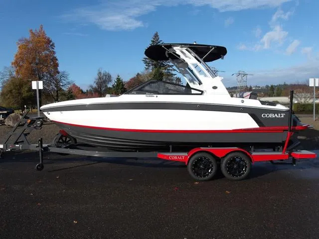 Slide: The Image of Cobalt R4 Surf 2025 - 1