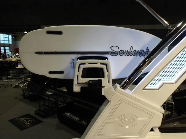 Slide: The Image of Cobalt R4 Surf 2025 - 11