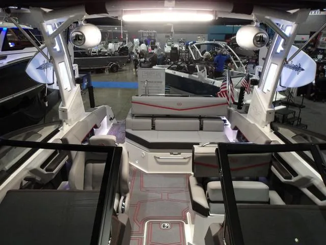 Slide: The Image of Cobalt R4 Surf 2025 - 12