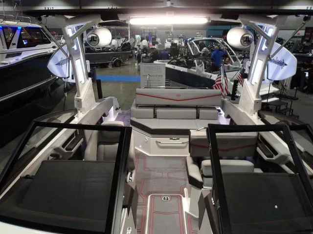 Slide: The Image of Cobalt R4 Surf 2025 - 13