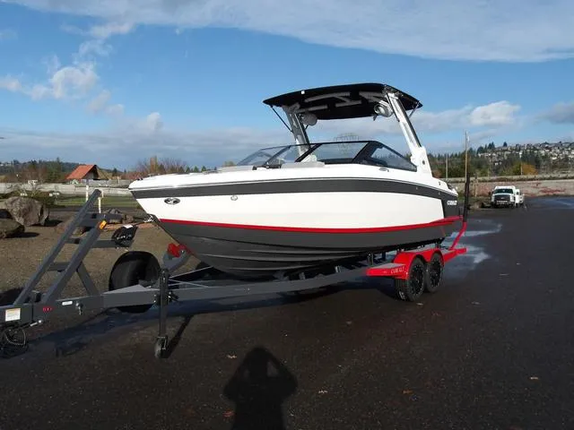 Slide: The Image of Cobalt R4 Surf 2025 - 2