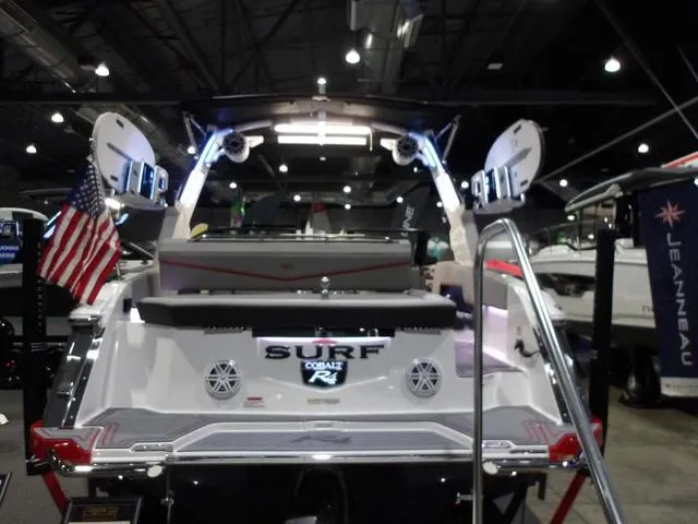 Slide: The Image of Cobalt R4 Surf 2025 - 8