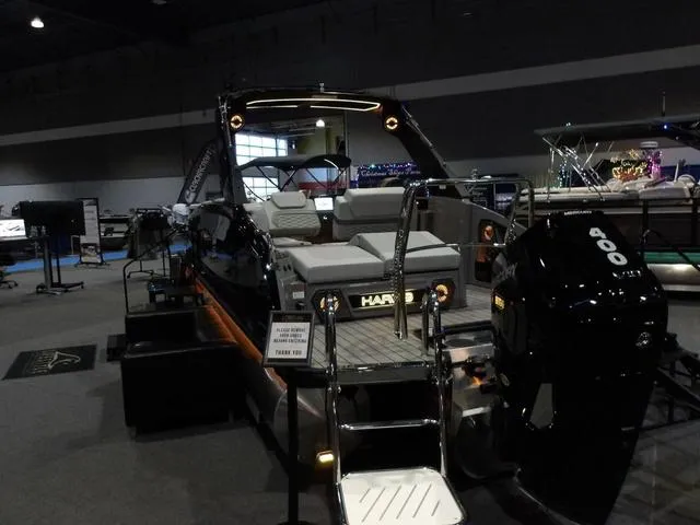 Slide: The Image of Harris Crowne 250 SL 2025 - 12