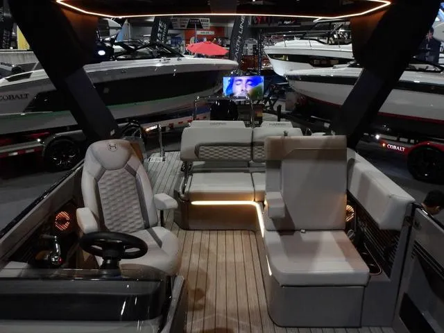 Slide: The Image of Harris Crowne 250 SL 2025 - 14