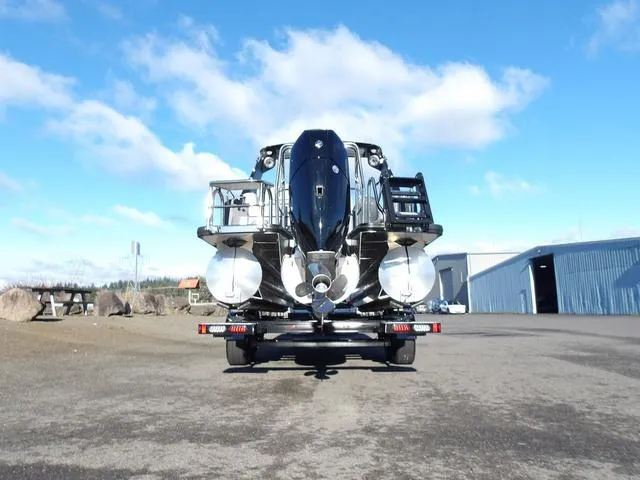 Slide: The Image of Harris Crowne 250 SL 2025 - 9