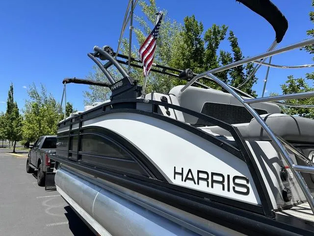 Slide: The Image of Harris Solstice 230 SL 2025 - 10