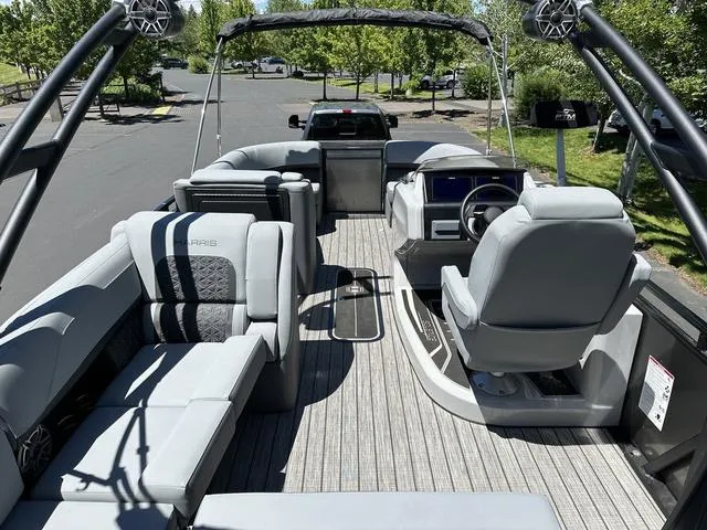 Slide: The Image of Harris Solstice 230 SL 2025 - 16