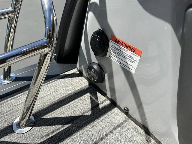 Slide: The Image of Harris Solstice 230 SL 2025 - 20