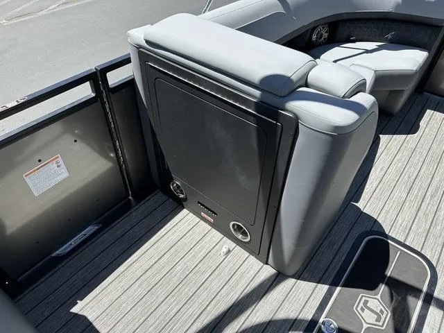 Slide: The Image of Harris Solstice 230 SL 2025 - 30