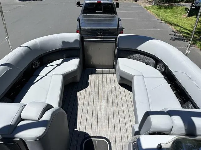 Slide: The Image of Harris Solstice 230 SL 2025 - 36