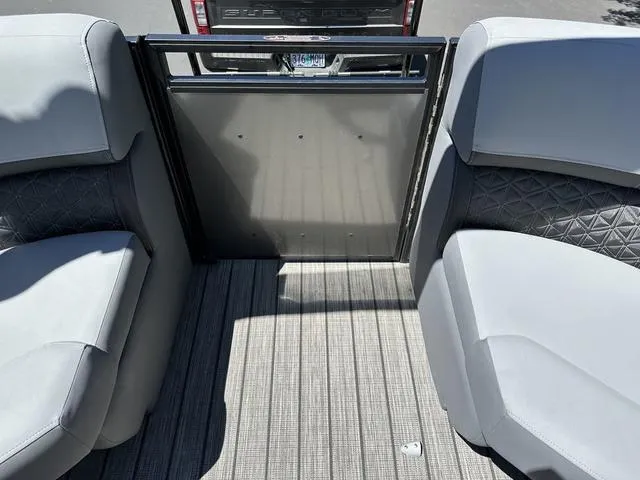 Slide: The Image of Harris Solstice 230 SL 2025 - 41