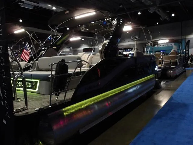 Slide: The Image of Harris Grand Mariner 230 SL 2025 - 13