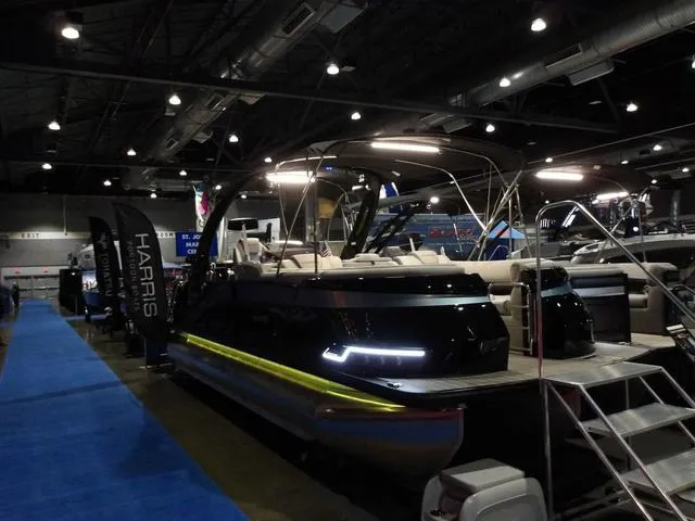 Slide: The Image of Harris Grand Mariner 230 SL 2025 - 14