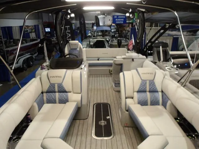 Slide: The Image of Harris Grand Mariner 230 SL 2025 - 16