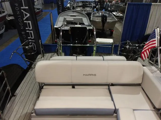 Slide: The Image of Harris Grand Mariner 230 SL 2025 - 19