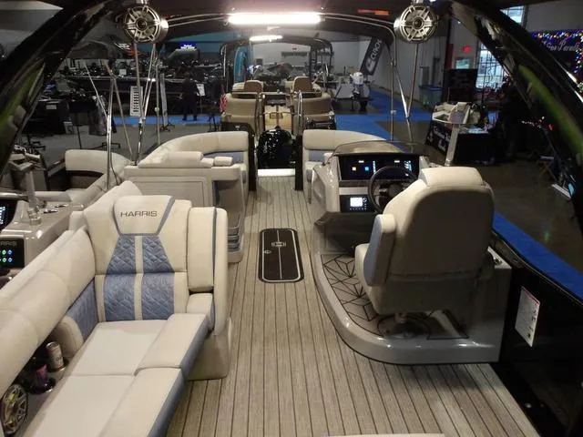 Slide: The Image of Harris Grand Mariner 230 SL 2025 - 20