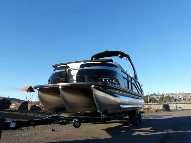 Slide: The Image of Harris Grand Mariner 230 SL 2025 - 7