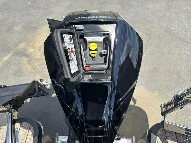 Slide: The Image of Harris Solstice 230 SL 2025 - 10