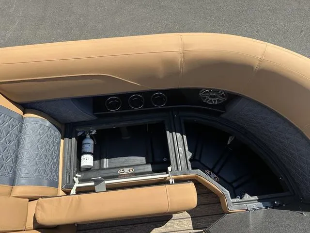 Slide: The Image of Harris Solstice 230 SL 2025 - 14