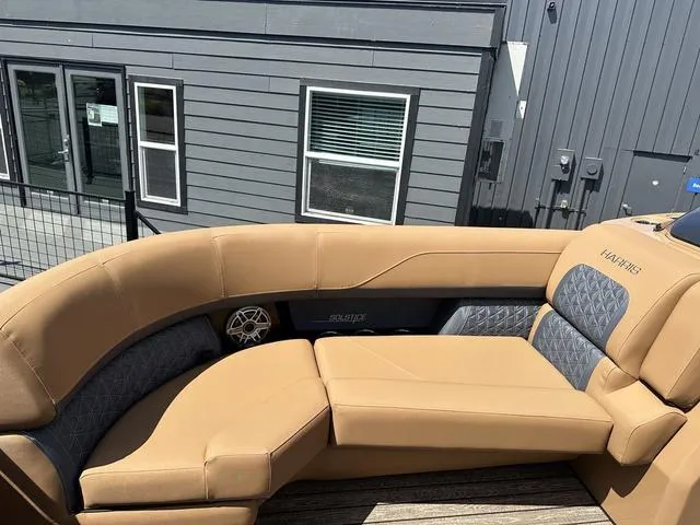 Slide: The Image of Harris Solstice 230 SL 2025 - 15