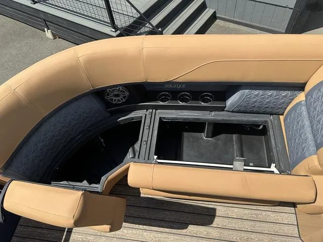 Slide: The Image of Harris Solstice 230 SL 2025 - 17