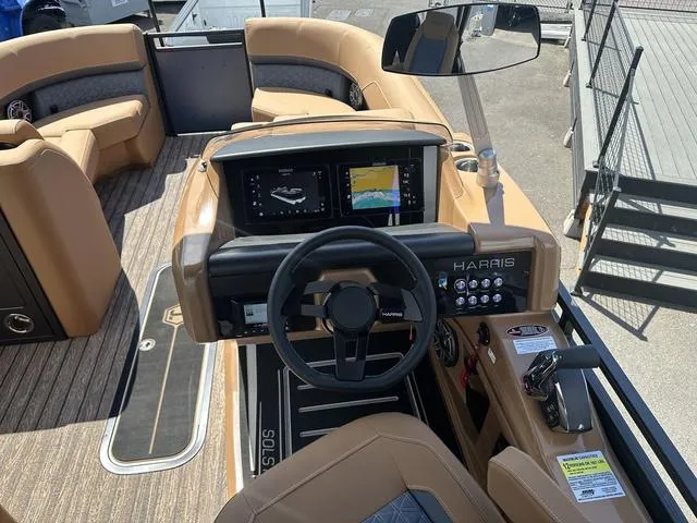 Slide: The Image of Harris Solstice 230 SL 2025 - 23
