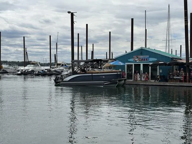 Slide: The Image of Harris Solstice 230 SL 2025 - 4