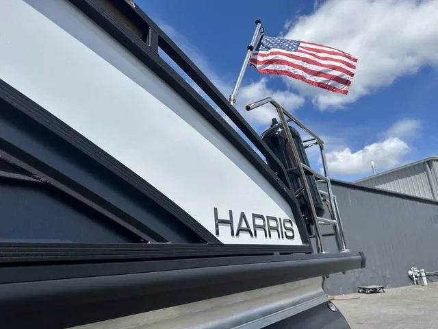 Slide: The Image of Harris Solstice 230 SL 2025 - 6