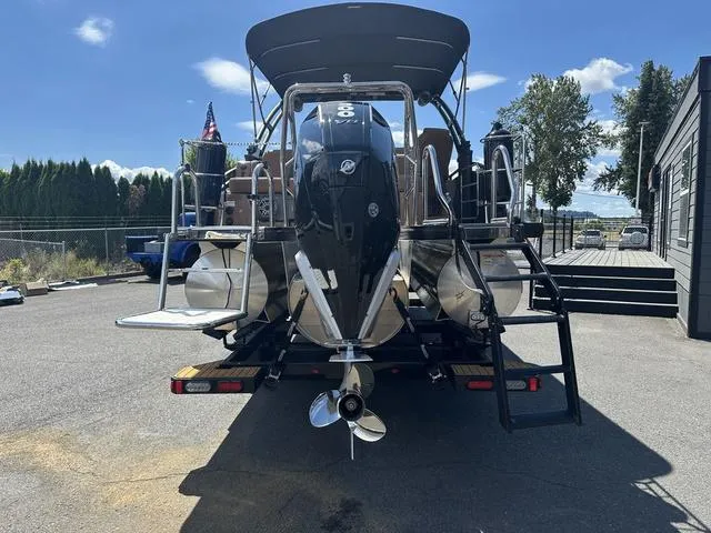 Slide: The Image of Harris Solstice 230 SL 2025 - 9