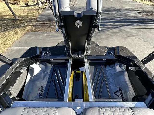 Slide: The Image of Centurion Ri230 2025 - 13