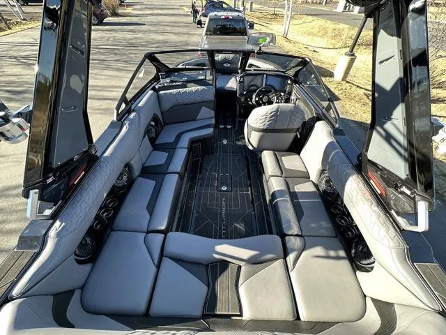 Slide: The Image of Centurion Ri230 2025 - 19