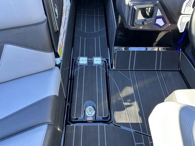 Slide: The Image of Centurion Ri230 2025 - 27