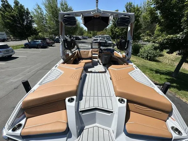 Slide: The Image of Nautique Super Air Nautique G21 2025 - 15
