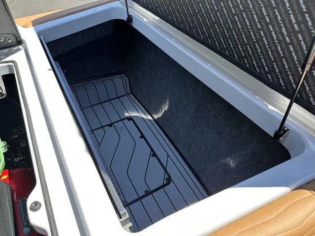 Slide: The Image of Nautique Super Air Nautique G21 2025 - 21