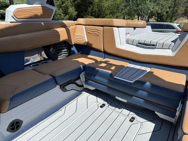 Slide: The Image of Nautique Super Air Nautique G21 2025 - 22