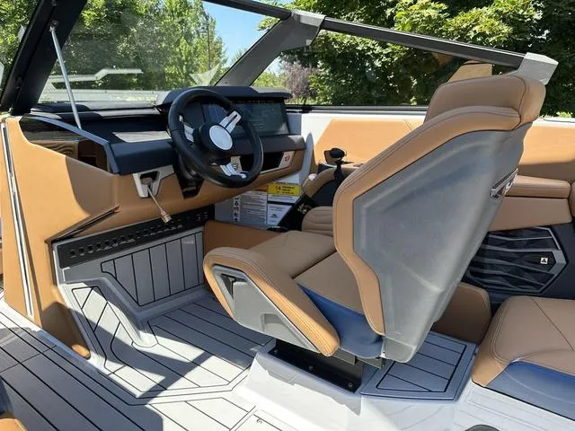 Slide: The Image of Nautique Super Air Nautique G21 2025 - 29