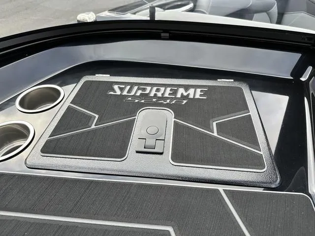 Slide: The Image of Supreme S240 2024 - 17