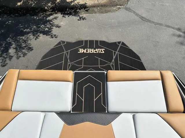 Slide: The Image of Supreme S220 2025 - 10