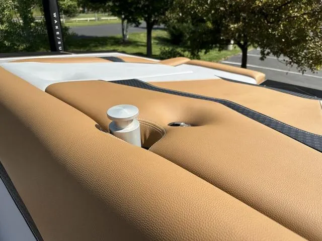 Slide: The Image of Supreme S220 2025 - 13