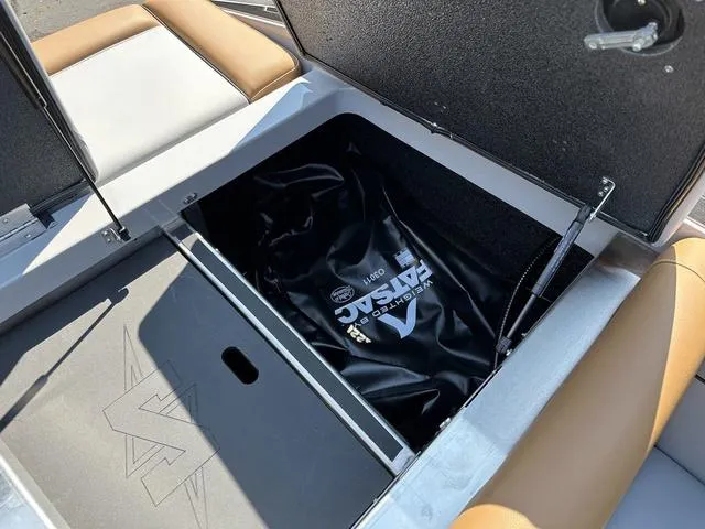 Slide: The Image of Supreme S220 2025 - 17