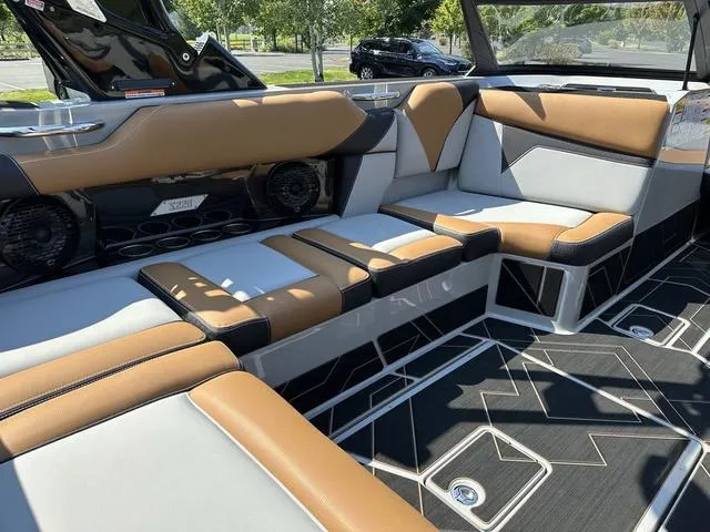 Slide: The Image of Supreme S220 2025 - 22