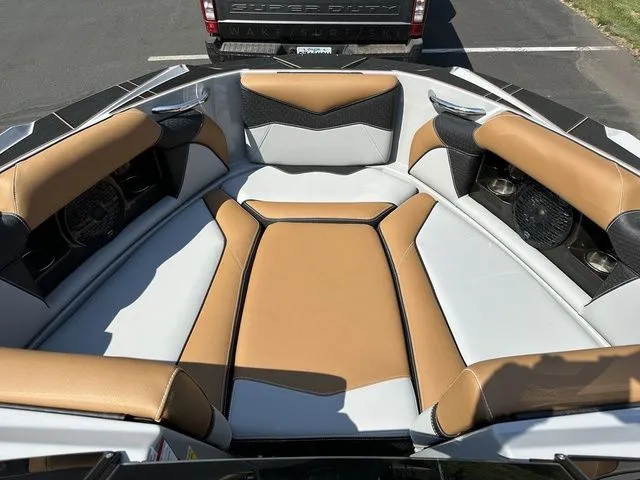 Slide: The Image of Supreme S220 2025 - 31